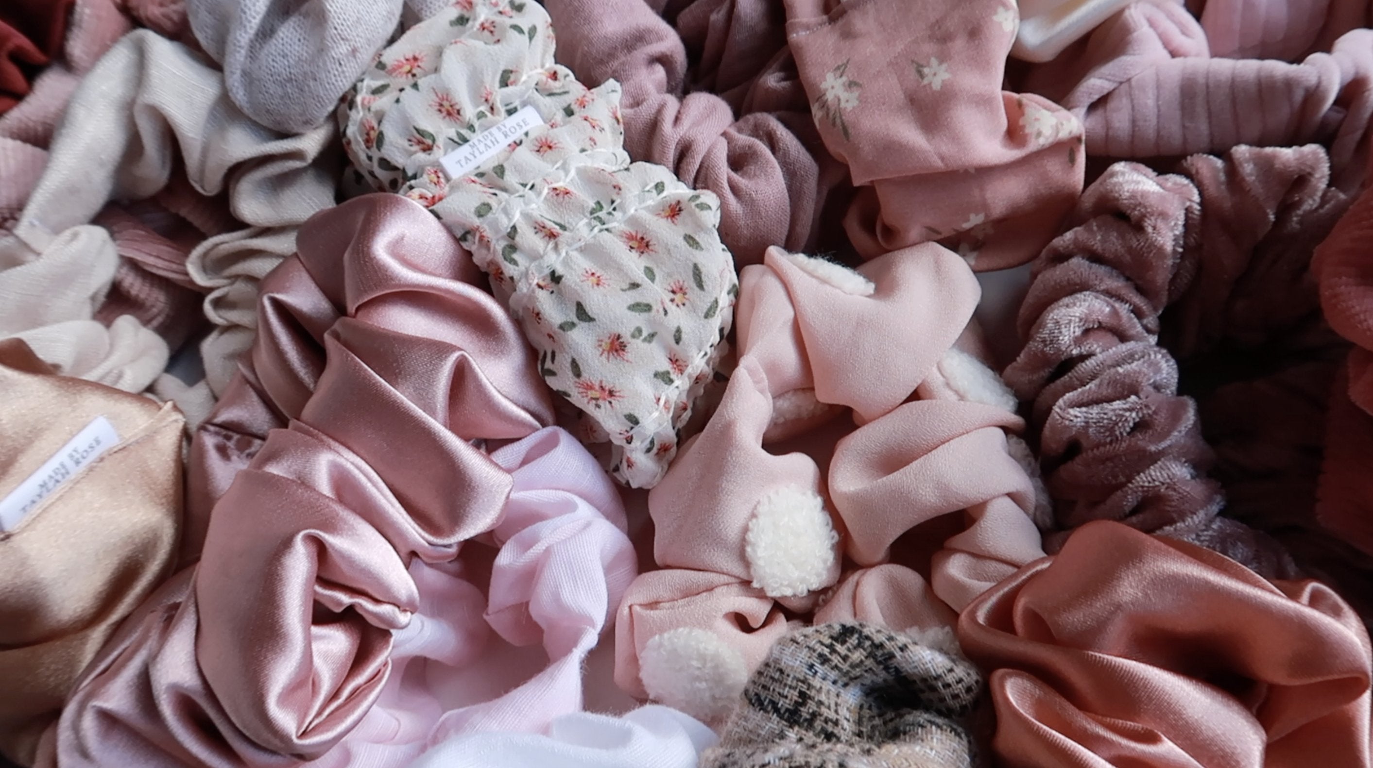 Scrunchies by pattern – Madebytaylahrose