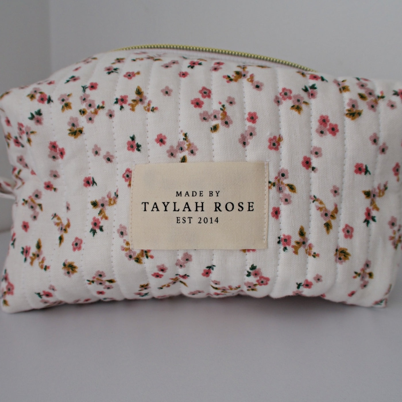 Dainty Carry All Bag