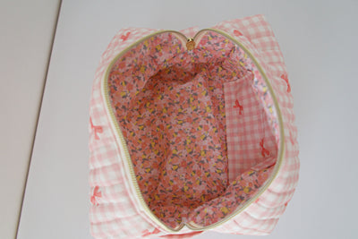 Pretty Pink Bow Carry All Bag